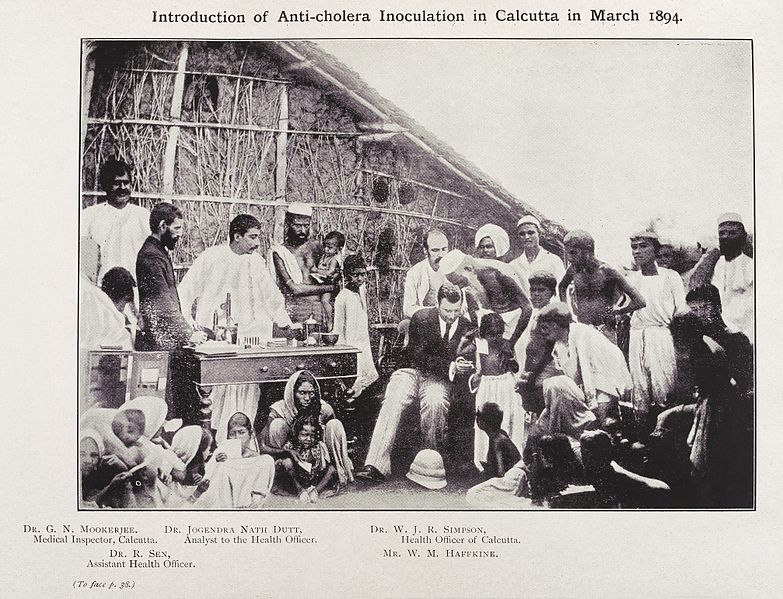 Файл:Anti-cholera inoculation, Calcutta, 1894 Wellcome L0037329.jpg