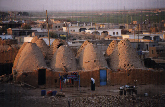 Файл:Harran-beehouses.jpg