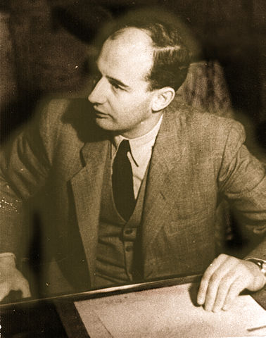 Файл:Raoul Wallenberg 214082a 378×480.jpg