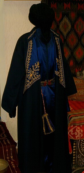 Файл:National mens suit of Crimean Karaites.jpg