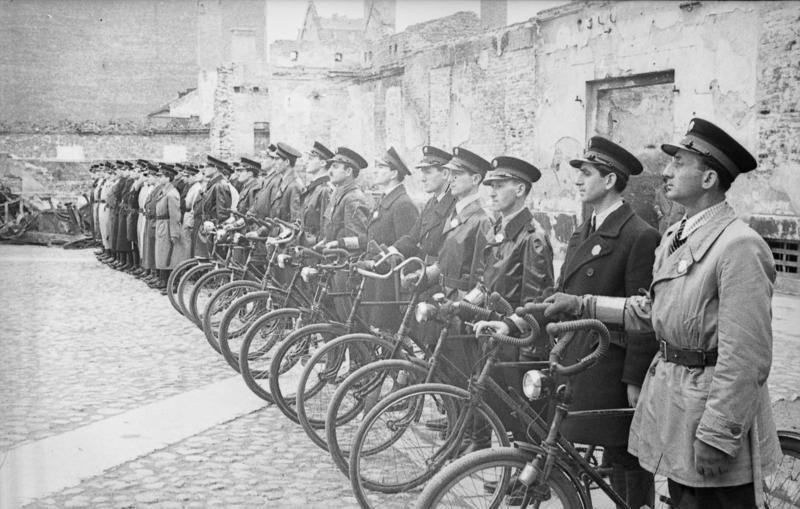Файл:Bundesarchiv Bild 101I-134-0792-28, Polen, Ghetto Warschau, Ghettopolizei.jpg