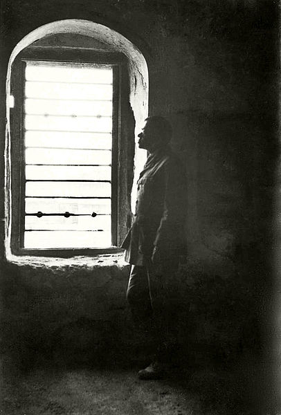 Файл:Zeev Jabotinsky in prison.jpg