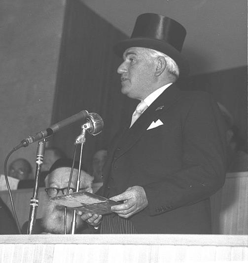 Файл:Isaac Wolfson.jpg