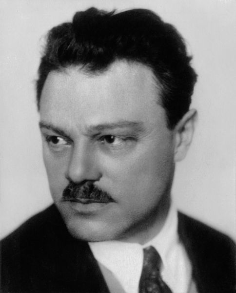 Файл:Samuil Samosud (1930s).jpg