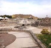 Крепостной холм в древнем Бейт-Шеане - вид из театра