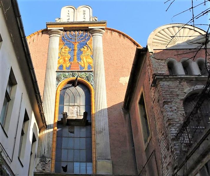 Файл:Orthodox synagogue brasov.jpg