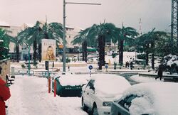 Площадь Ѓей Бээяр в Ариэле зимой 1999 года