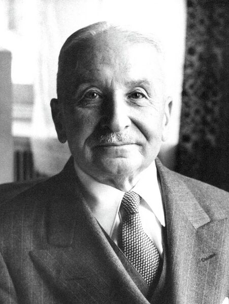 Файл:Ludwig von Mises (3x4 cropped).jpg