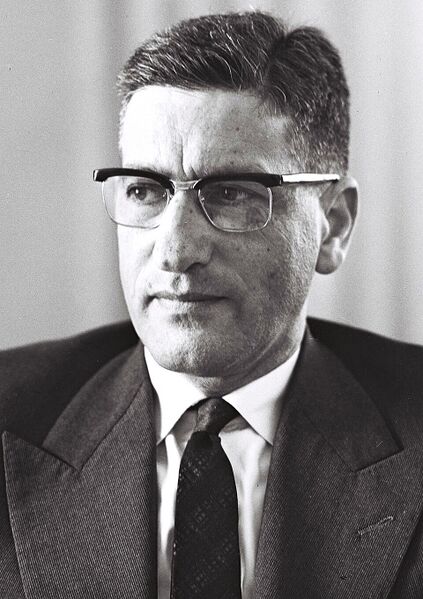 Файл:I.E. NEBENZAHL.jpg