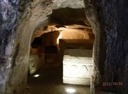 Погребальная камера с саркофагами. Фото д-ра Александра Луговского.