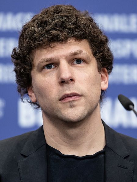 Файл:Jesse Eisenberg-62192 (cropped).jpg