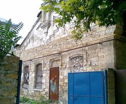 Здание одной из старых синагог Херсона.