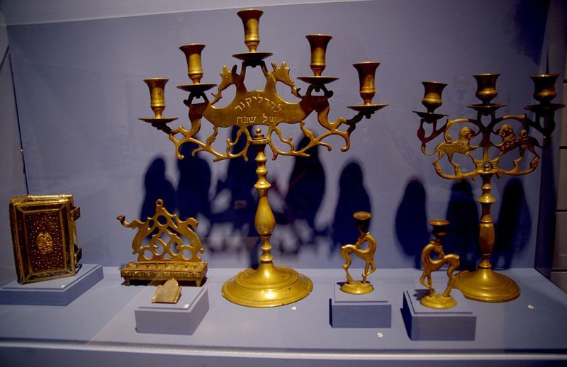 Файл:Музей Мане Каца.jpg