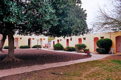 Дома в поселении. Фото из ЖЖ Суперглаза