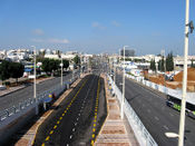 Полоса общественного транспорта в Петах-Тикве на улице Жаботинского.