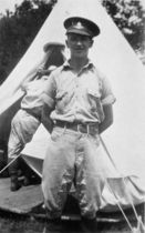 Лейтенант морской авиации Сидней Шулемсон