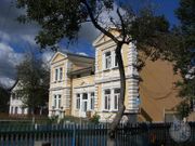 Дом вижницких цадиков.Фото с сайта http://myshtetl.org/chernovickaja/vizhnica.html.