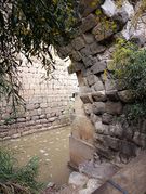 Остатки моста над ручьём Харод в древнем Бейт-Шеане (в наше время были укреплены бетоном)