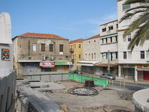 Вид с площади в сторону запада. Справа улица Натанзона. Раньше здесь начиналось Яффское шоссе.