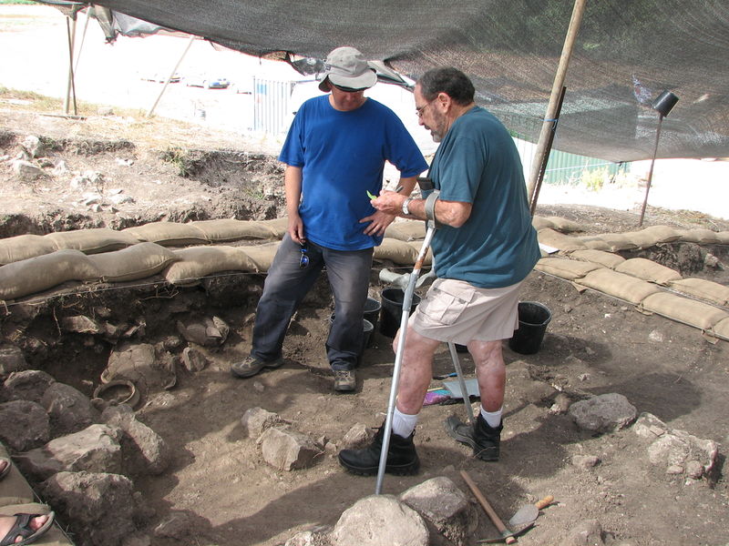 Файл:Adam Zartal in Tel Esur.JPG