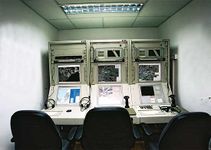 Фото 5 Наземный пункт контроля Станция контроля Три рабочих места (Источник: iai.co.il)