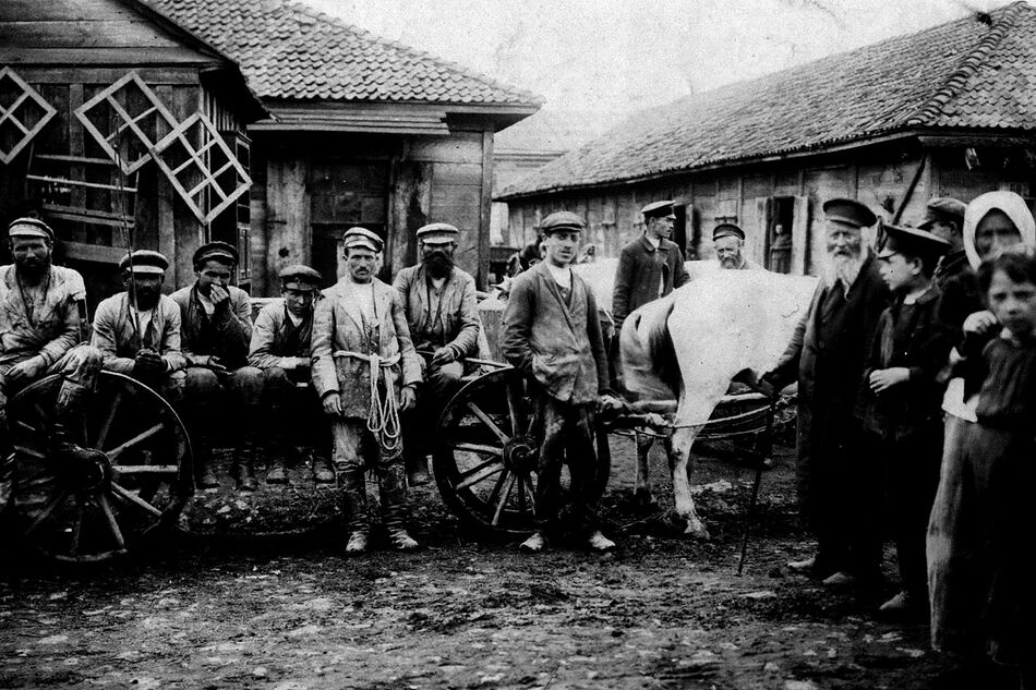 Евреи-извозчики в Корце, Подолия в 1910 году